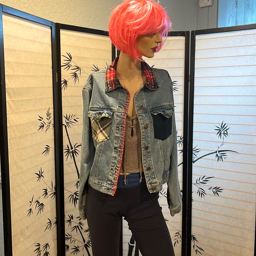 Detailed denim jacket